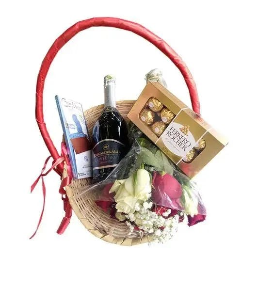 Duchessa Lia Cuvee Brut FlowerChocs Gift Hamper alcohol gift image from Drinks Zone